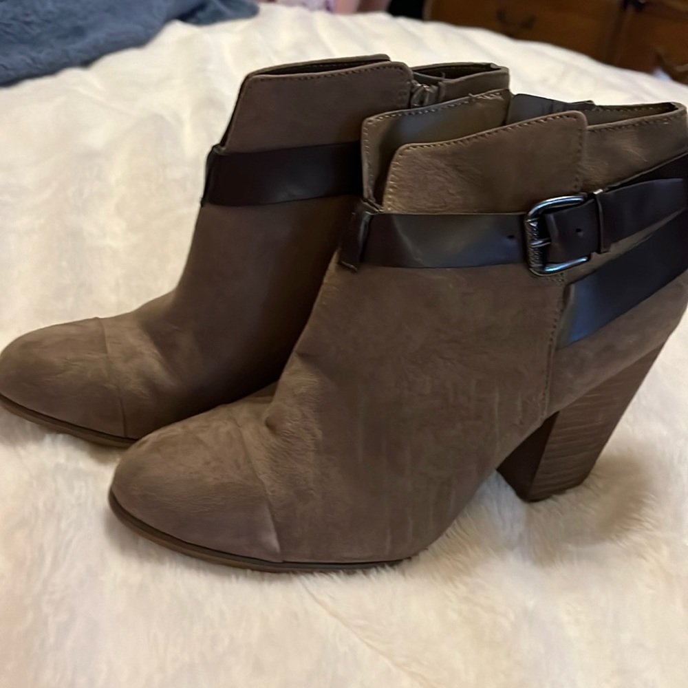 CARLOS SANTANA  Harvest Zippered & Buckled Ankle Bootie size 8